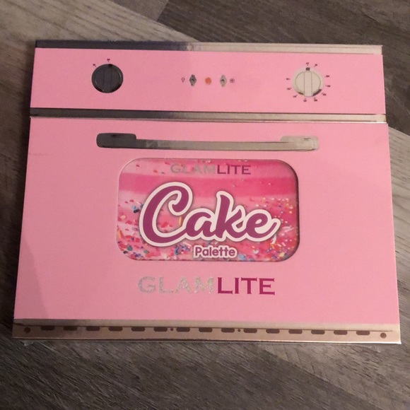 Glamlite Cake Palette 20 Pan Eyeshadow Palette Sealed 27g NIB - Picture 3 of 13